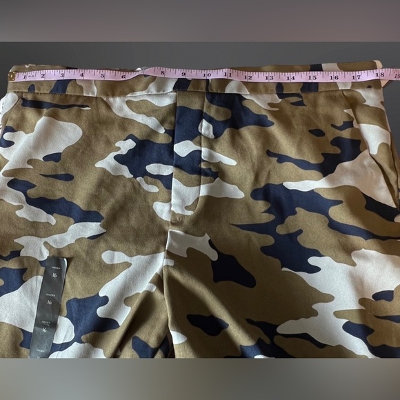 BANANA Republic (16) camo Hayden pant.Pull-on, elastic back waist, split hem NWT - Picture 6 of 12